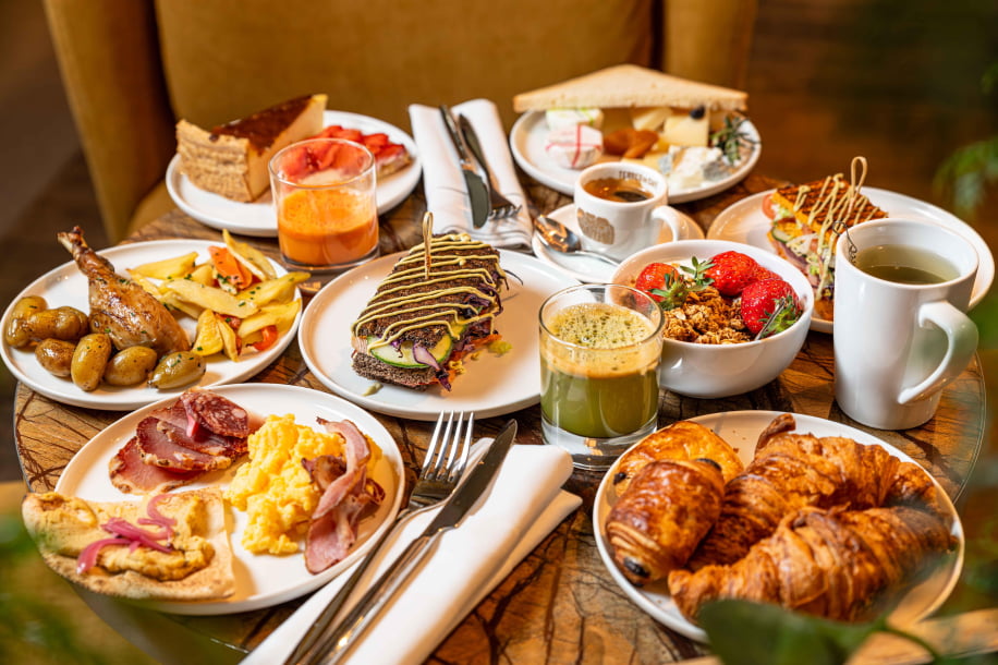 Fête des mères/pères : offrez( vous) un brunch chic et chill en terrasse avec champagne offert !