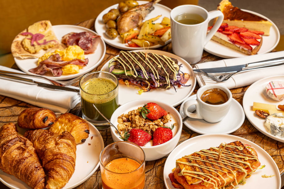 Fête des mères/pères : offrez( vous) un brunch chic et chill en terrasse avec champagne offert !